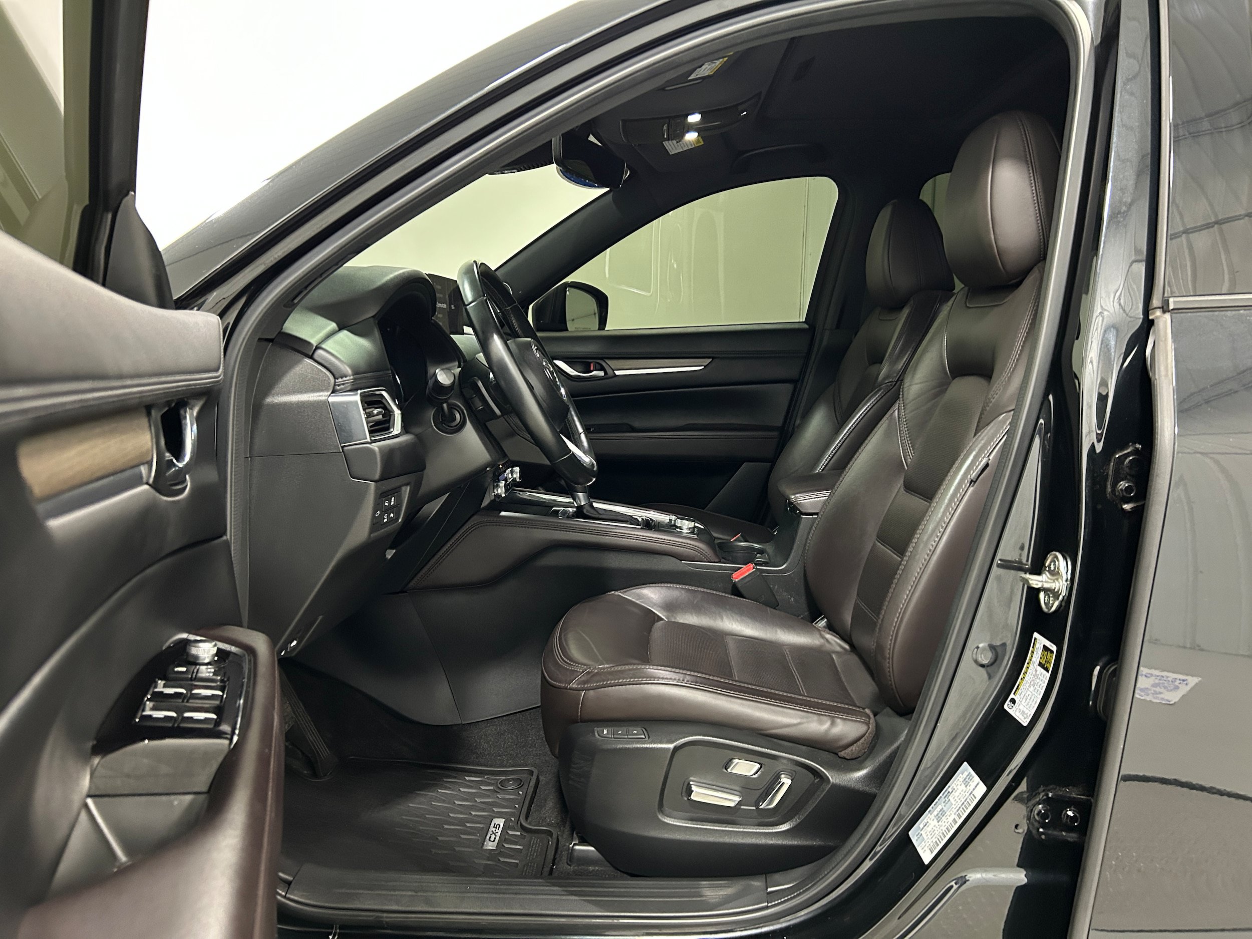Used 2021 MAZDA CX-5 Signature AWD/4WD image 4