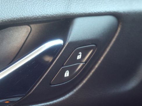 Used 2021 GMC Acadia SLE FWD image 23