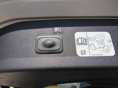 Used 2017 Ford Escape Titanium FWD image 38