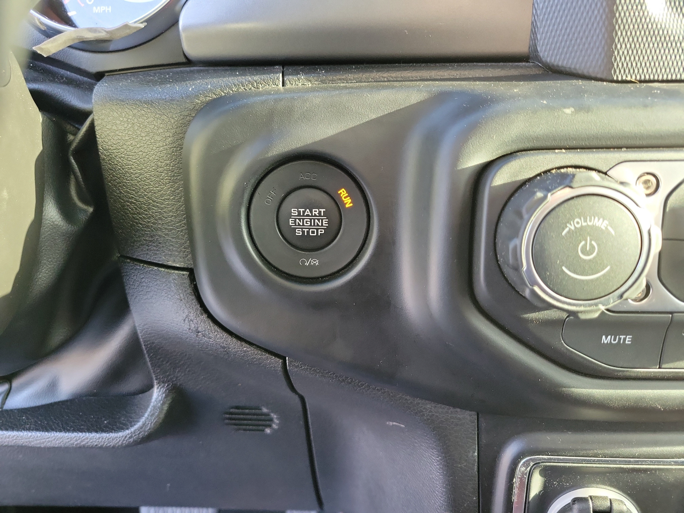 Used 2022 Jeep Gladiator Sport AWD/4WD image 24