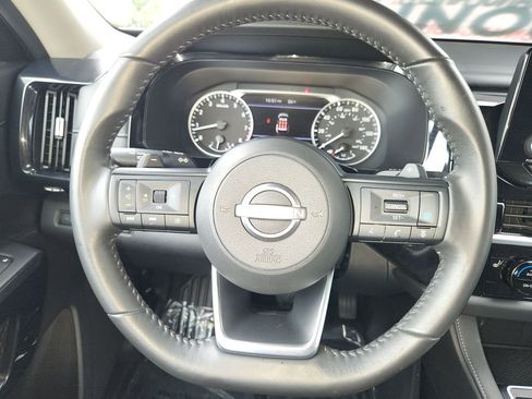 Used 2025 Nissan Pathfinder SV FWD image 23