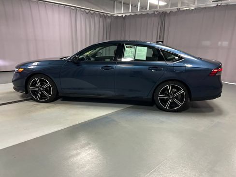 Used 2026 Honda Accord SE image 4