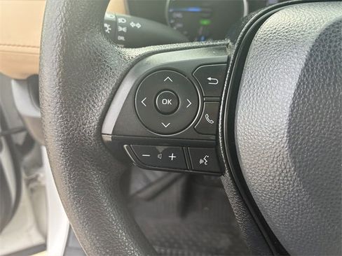 Used 2021 Toyota RAV4 LE image 22