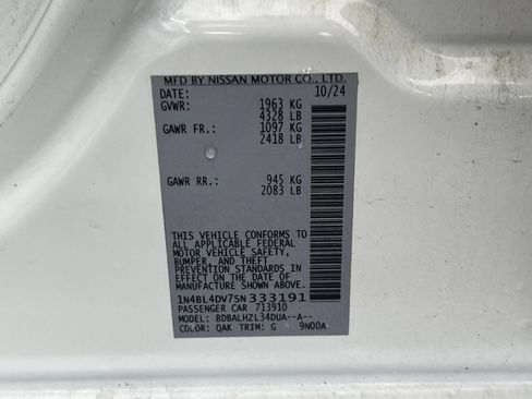 Used 2025 Nissan Altima 2.5 SV FWD image 29