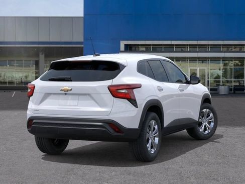 New 2026 Chevrolet Trax LS FWD image 4