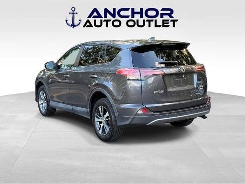 Used 2018 Toyota RAV4 XLE AWD/4WD image 6