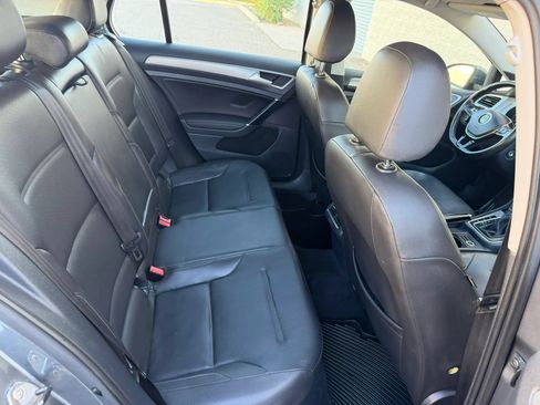 Used 2015 Volkswagen Golf TDI SE FWD image 18