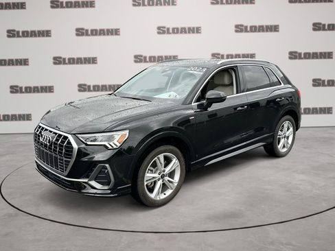 Used 2023 Audi Q3 2.0T Premium Plus w/ Premium Plus Package AWD/4WD image 1