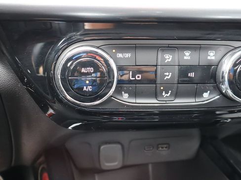 Used 2024 Chevrolet Trax LT w/ Driver Confidence Package FWD image 13