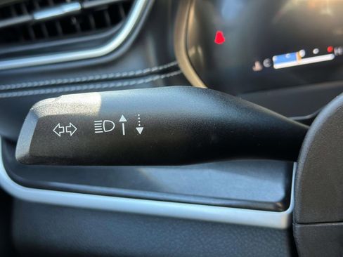 Used 2022 Jeep Grand Cherokee L Laredo image 16