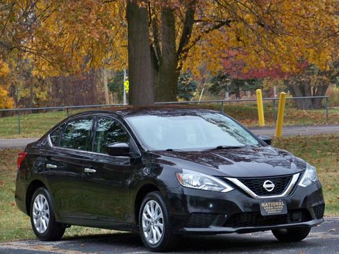 Used 2018 Nissan Sentra SV image 3