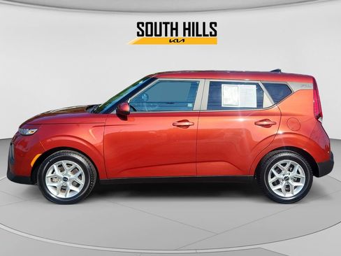 Certified 2021 Kia Soul S FWD image 2