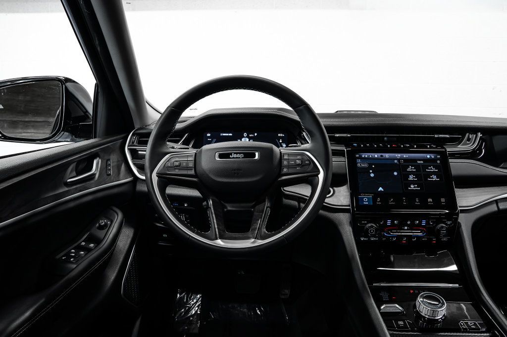 Used 2023 Jeep Grand Cherokee 30th Anniversary AWD/4WD image 22