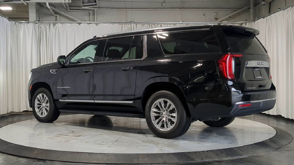 Used 2024 GMC Yukon XL SLT w/ SLT Premium Package AWD/4WD image 8