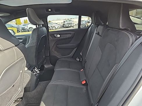 Used 2023 Volvo C40 P8 Recharge Ultimate image 11