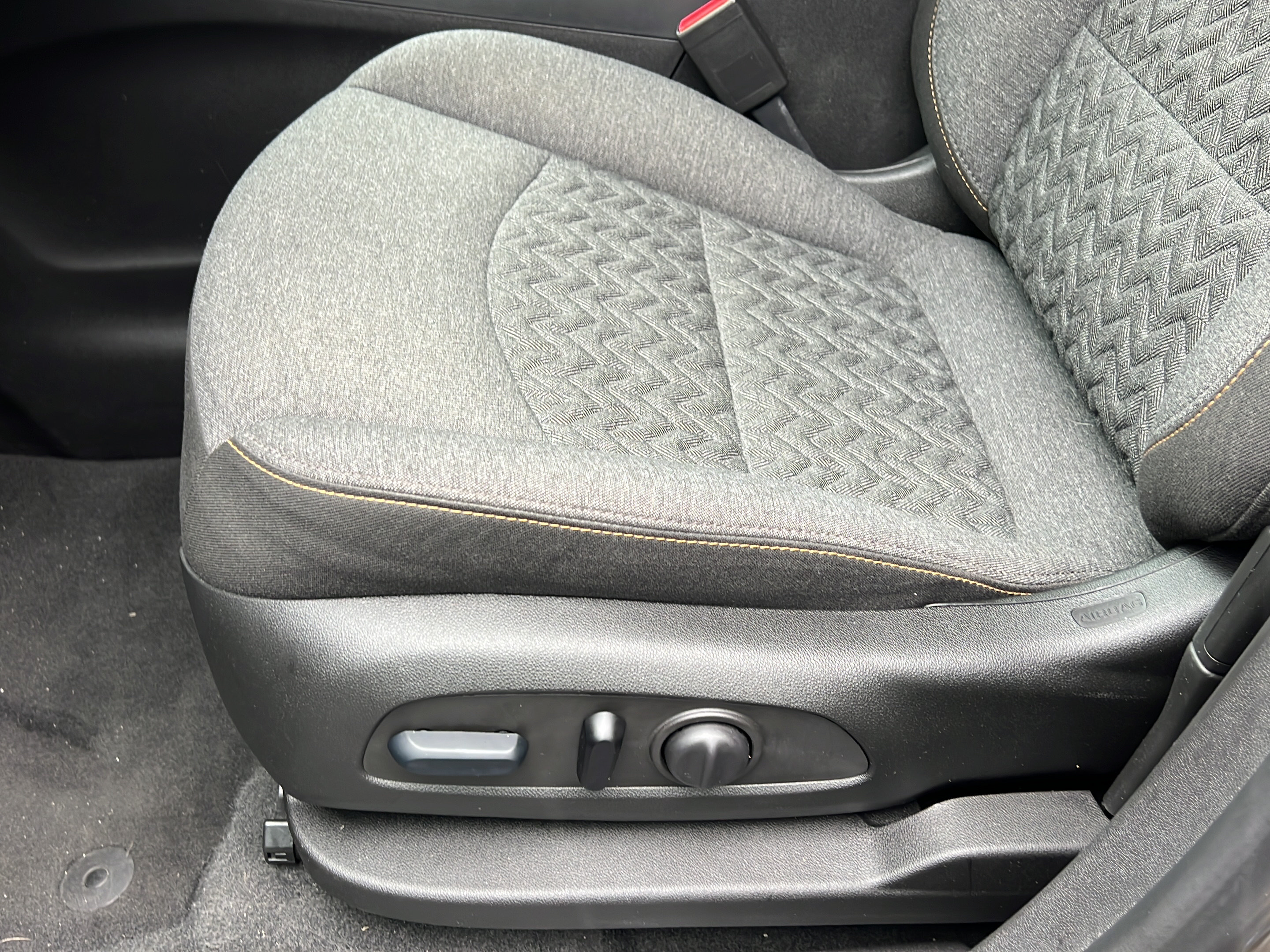 Used 2024 Chevrolet Equinox LT FWD image 14