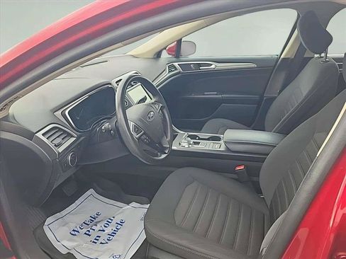 Used 2020 Ford Fusion SE FWD image 12