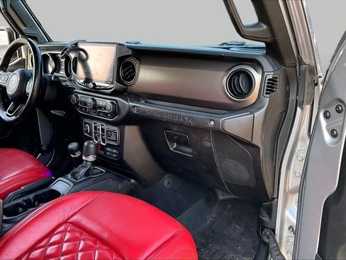 Used 2018 Jeep Wrangler Unlimited Sport S AWD/4WD image 16