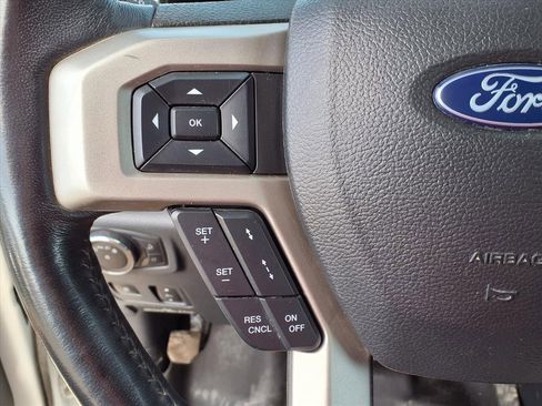 Used 2022 Ford F350 Lariat w/ Tremor Off-Road Package image 37