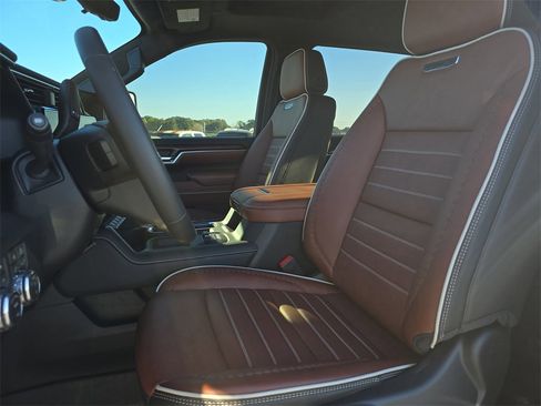 New 2026 GMC Sierra 2500 Denali Ultimate image 13