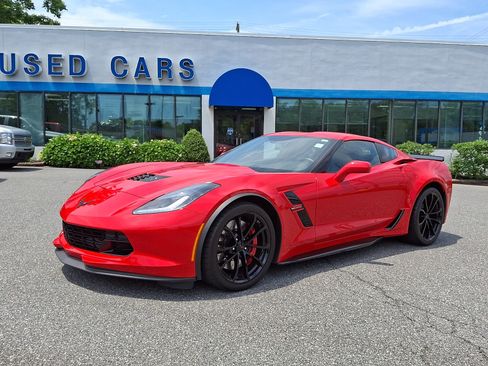 Used 2019 Chevrolet Corvette Grand Sport w/ Carbon Flash Badge Package RWD image 3
