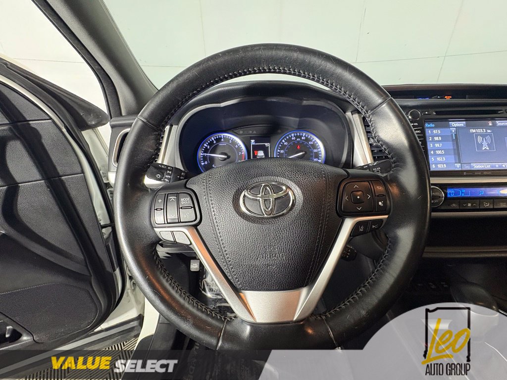 Used 2018 Toyota Highlander XLE AWD/4WD image 14