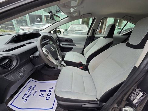Used 2012 Toyota Prius C One FWD image 17