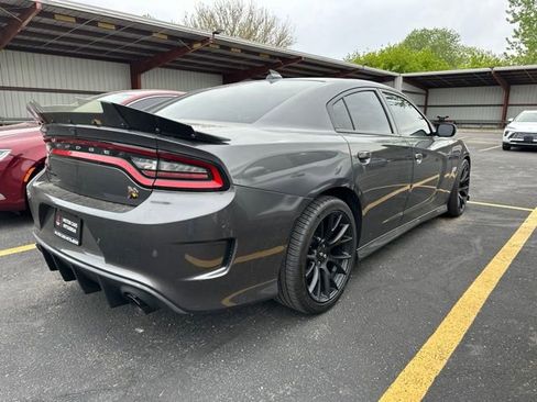 Used 2019 Dodge Charger Scat Pack w/ Dynamics Package RWD image 12
