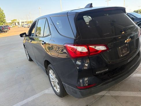 Used 2020 Chevrolet Equinox LS w/ LS Convenience Package FWD image 6