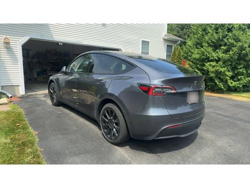 Used 2021 Tesla Model Y Long Range AWD/4WD image 2