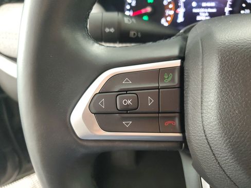 Used 2022 Jeep Compass Latitude image 21