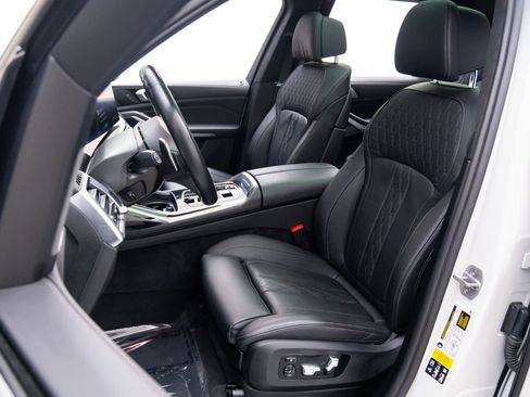 Used 2024 BMW X7 xDrive40i w/ M Sport Package image 15