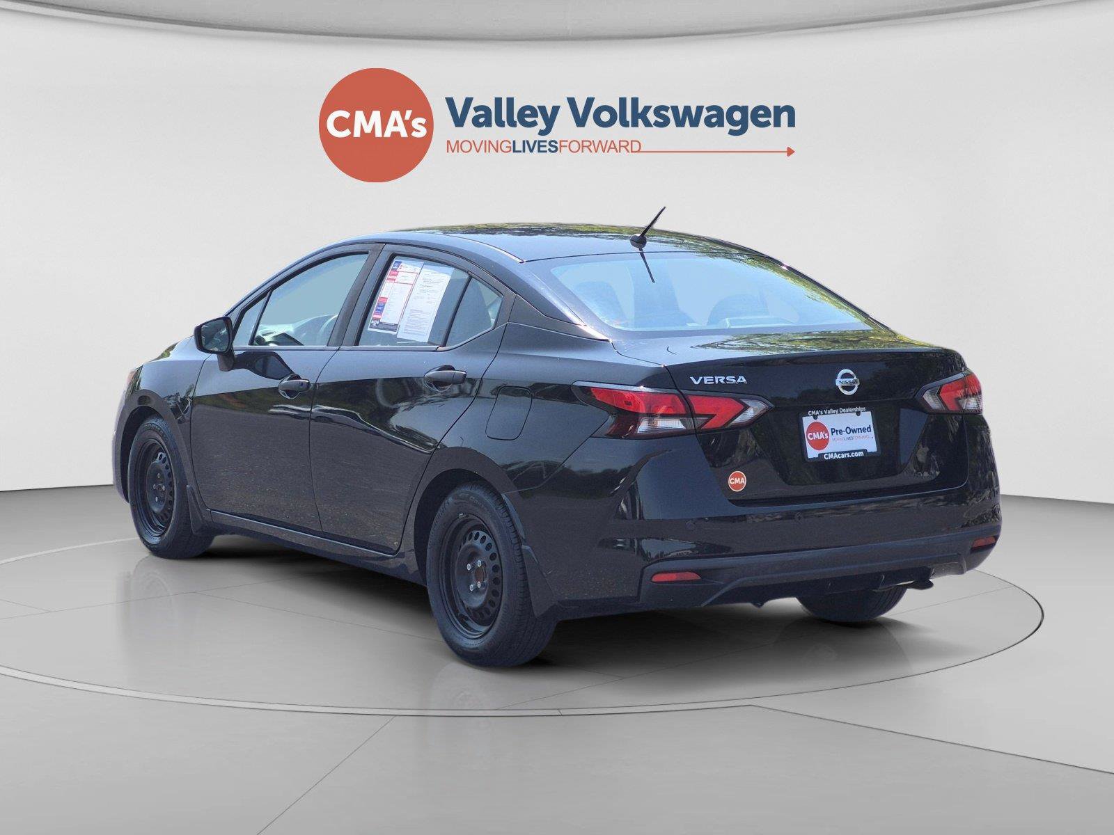 Used 2020 Nissan Versa S FWD image 3