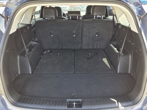 Used 2025 Kia Sorento S image 9