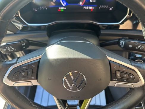 Used 2024 Volkswagen Jetta SE image 18