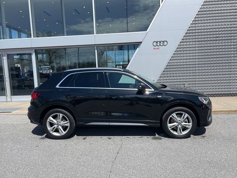 Used 2020 Audi Q3 2.0T Prestige w/ Prestige Package image 15