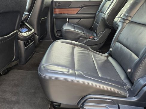 Used 2023 Lincoln Navigator Reserve image 28
