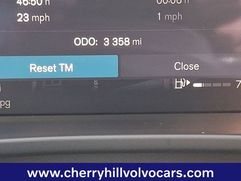 Certified 2025 Volvo XC40 B5 Ultra w/ Climate Package image 21