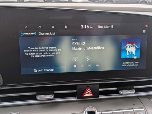 Used 2025 Hyundai Elantra SEL image 16