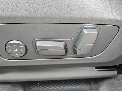 Used 2023 BMW X1 xDrive28i w/ Premium Package image 12