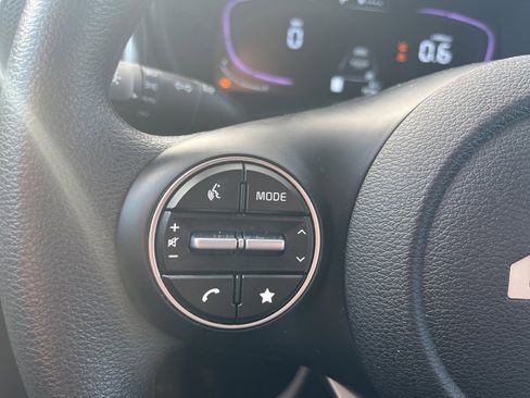 Certified 2025 Kia Soul LX w/ LX Technology Package image 16