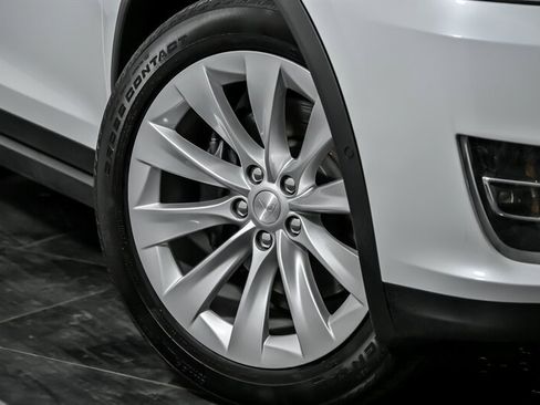 Used 2018 Tesla Model X 75D image 3