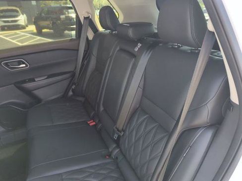 Certified 2023 Nissan Rogue Platinum w/ Platinum Premium Package FWD image 30