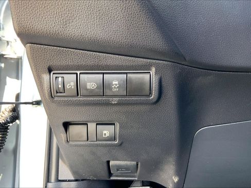 Used 2026 Toyota Corolla Cross AWD Hybrid image 33