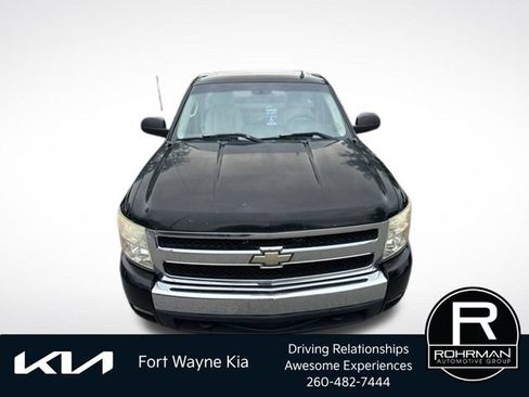 Used 2007 Chevrolet Silverado 1500 LT w/ 1LT Convenience Package AWD/4WD image 8
