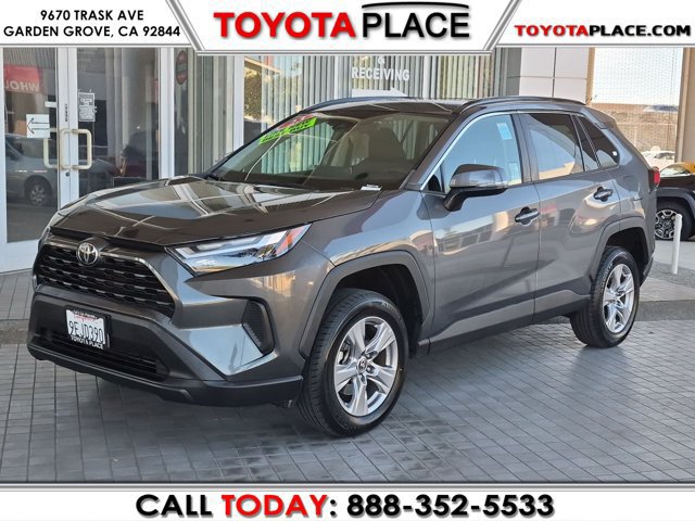 Used 2023 Toyota RAV4 XLE w/ Convenience Package FWD image 1