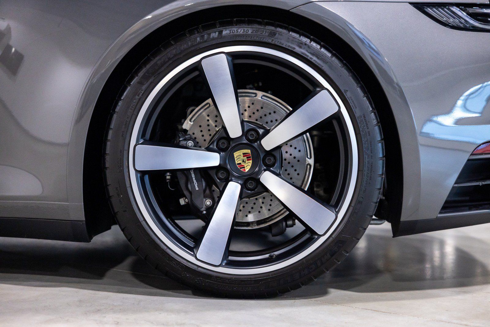 Used 2024 Porsche 911 Targa 4 AWD/4WD image 17