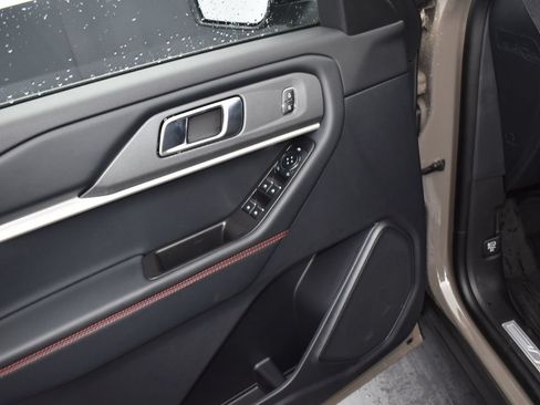 New 2026 Ford Explorer ST-Line w/ ST-Line Street Pack AWD/4WD image 9
