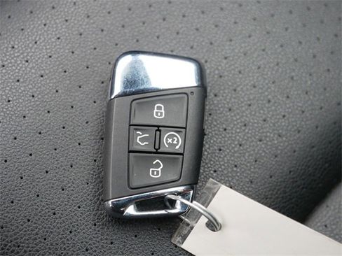 Certified 2023 Volkswagen Atlas Cross Sport SEL R-Line image 36