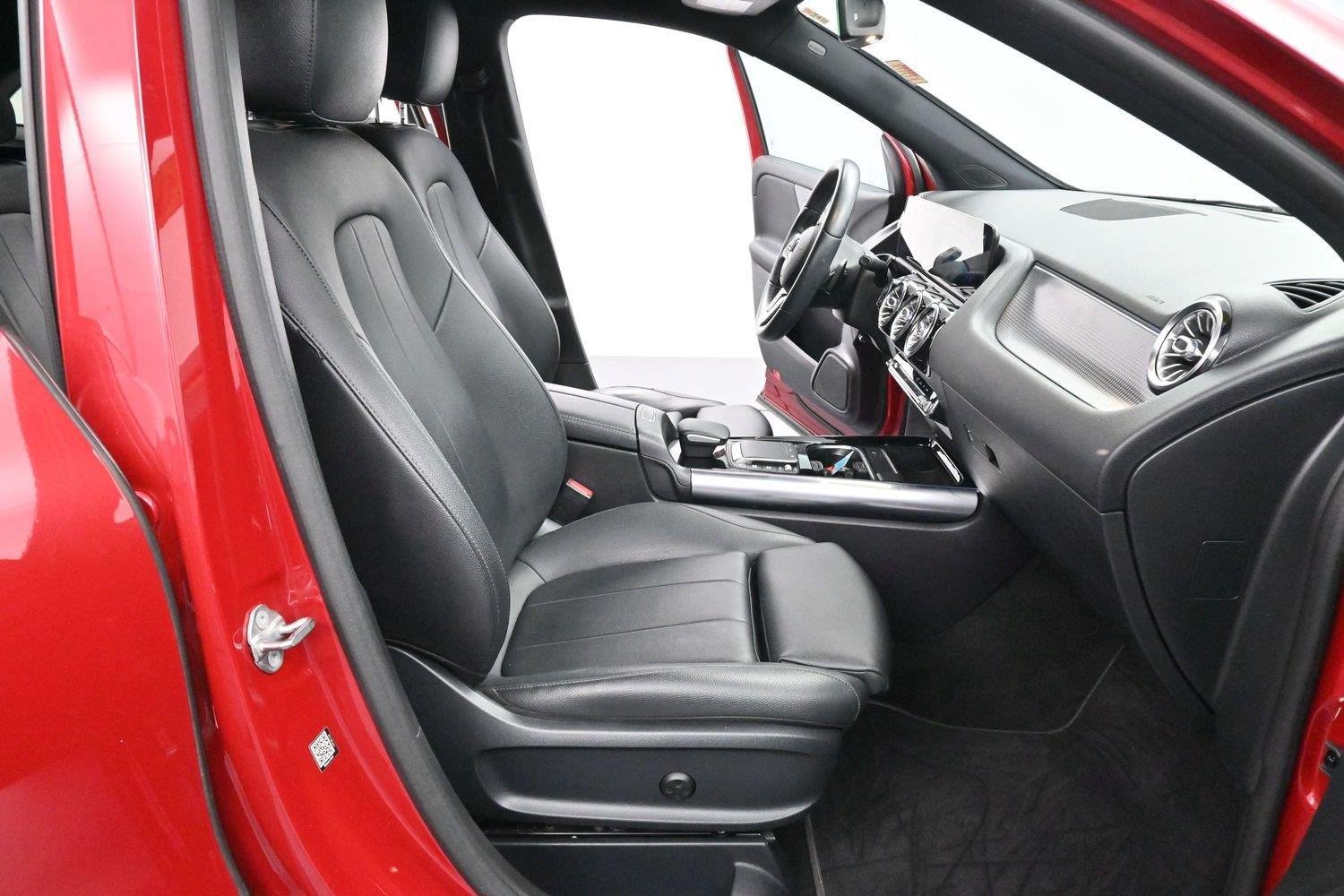 Used 2021 Mercedes-Benz GLA 250 w/ Premium Package image 30